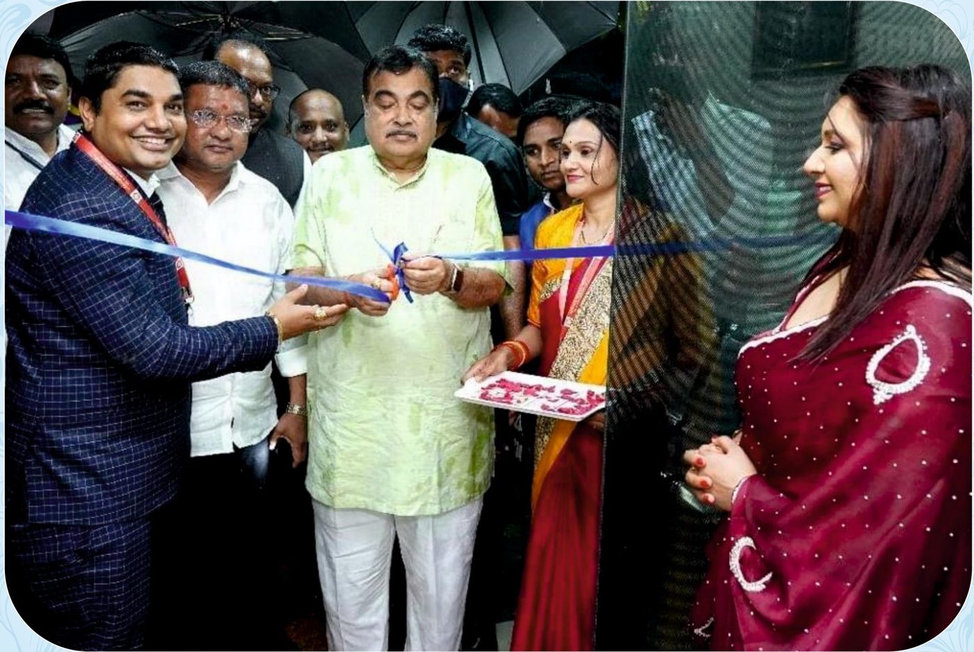 Chief guest cutting the ribbon